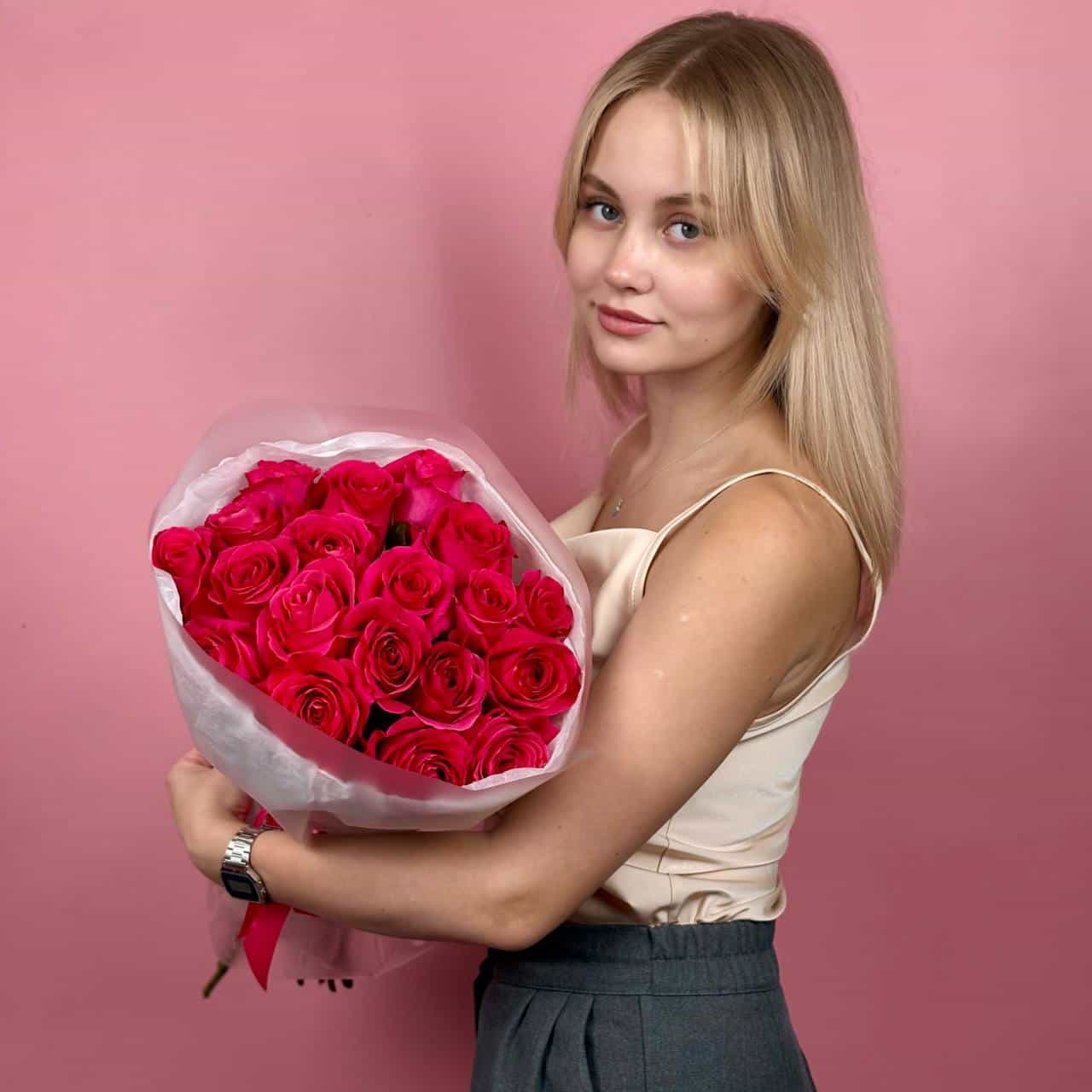 Розовые розы, 19 шт. в упаковке