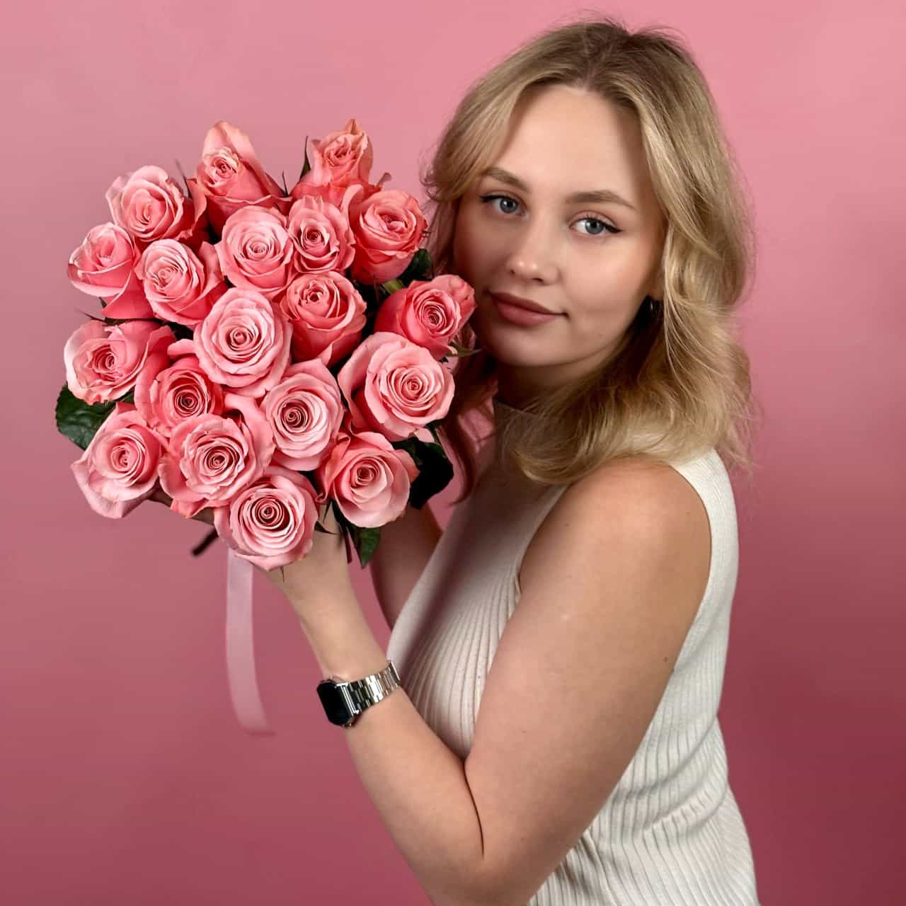 Розовые розы, 19 шт.
