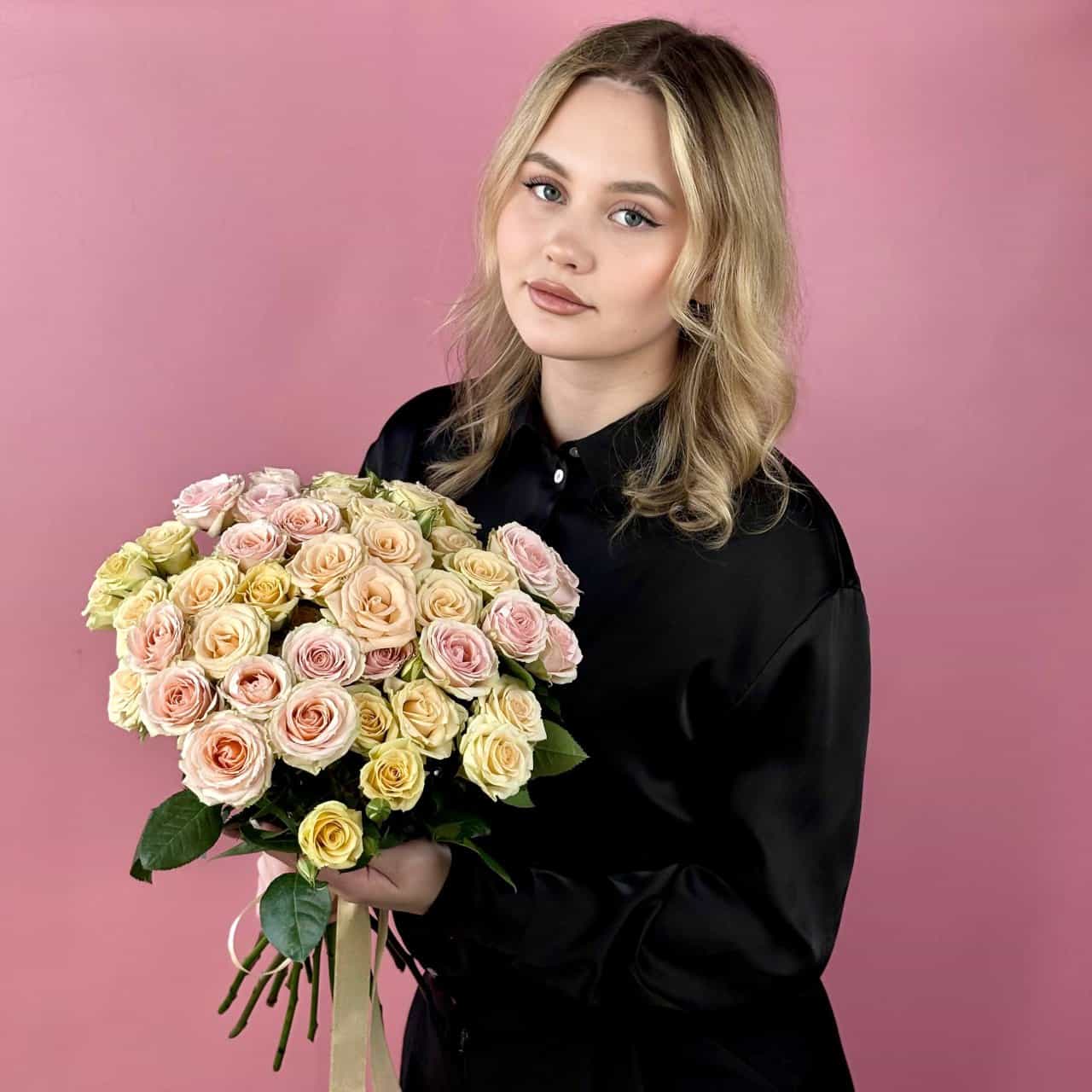 Кустовая роза микс, 15 шт.