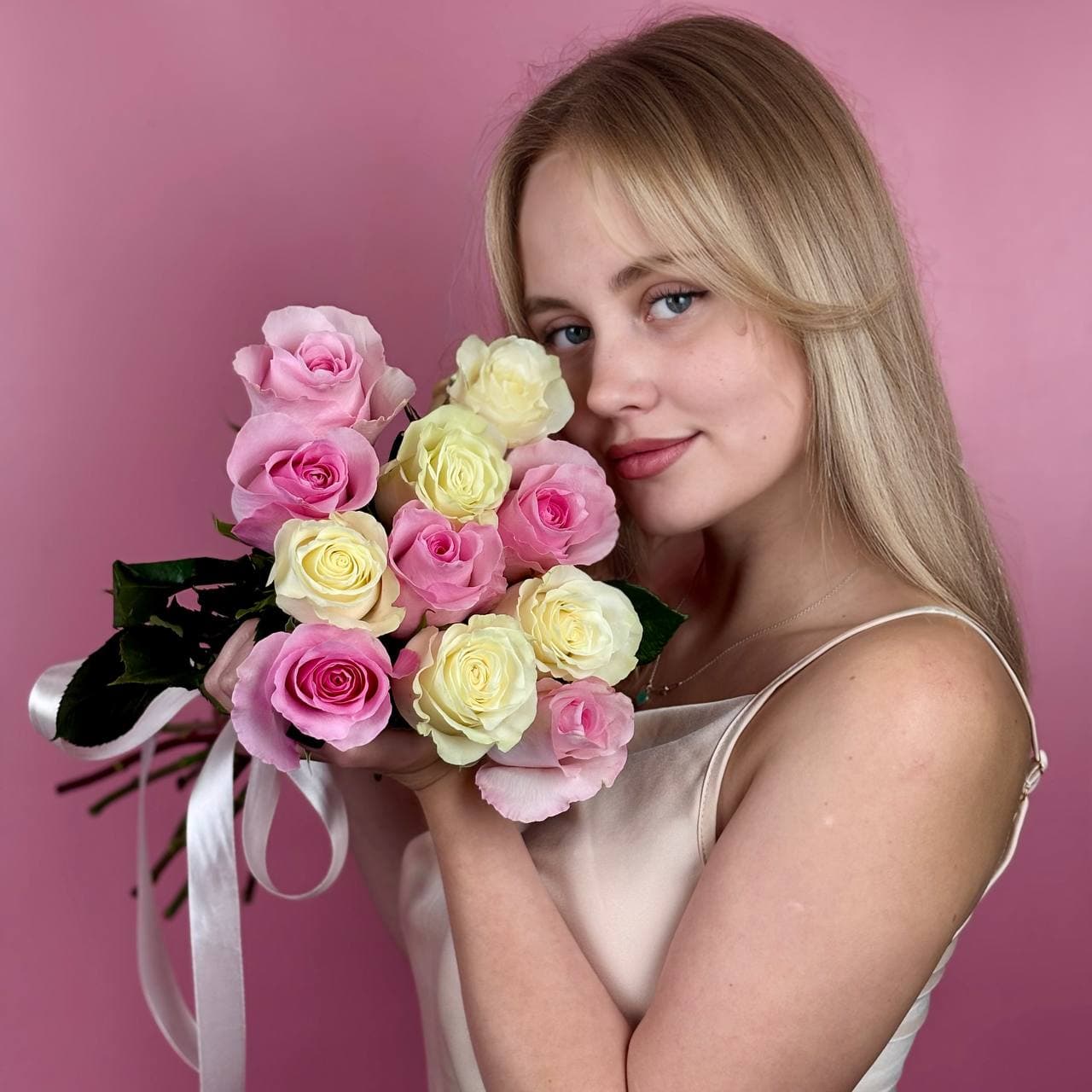 Микс розы, 11 шт. Белые-Розовые — миниатюра 1