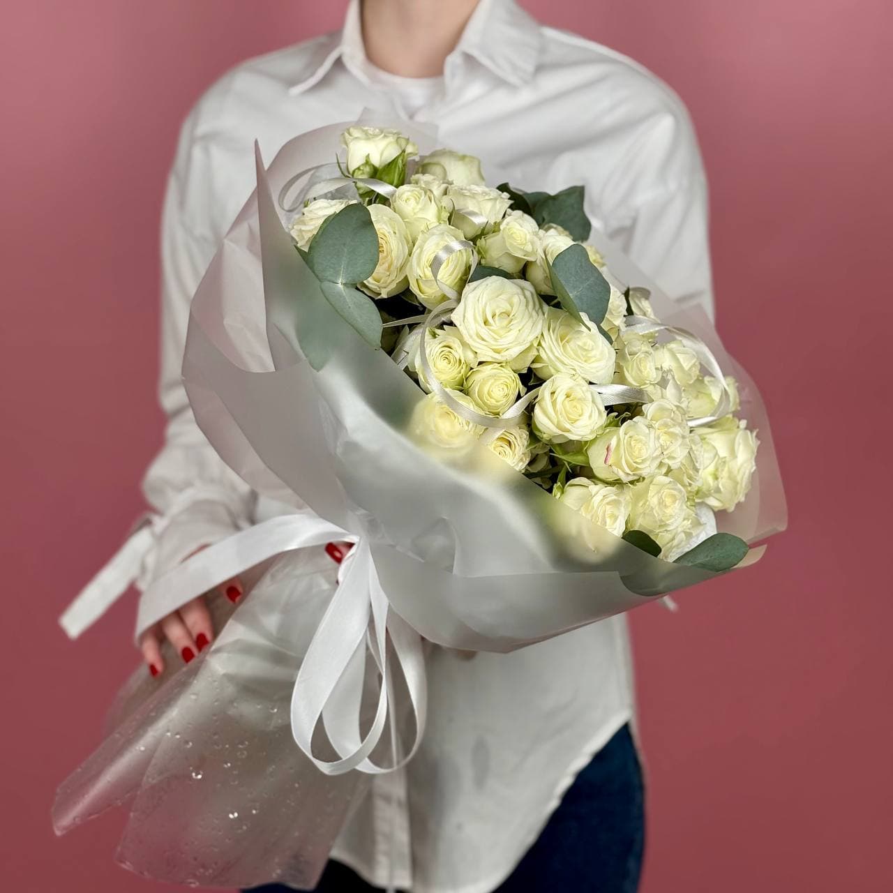 Кустовая роза белая в упаковке, 15 шт — миниатюра 4