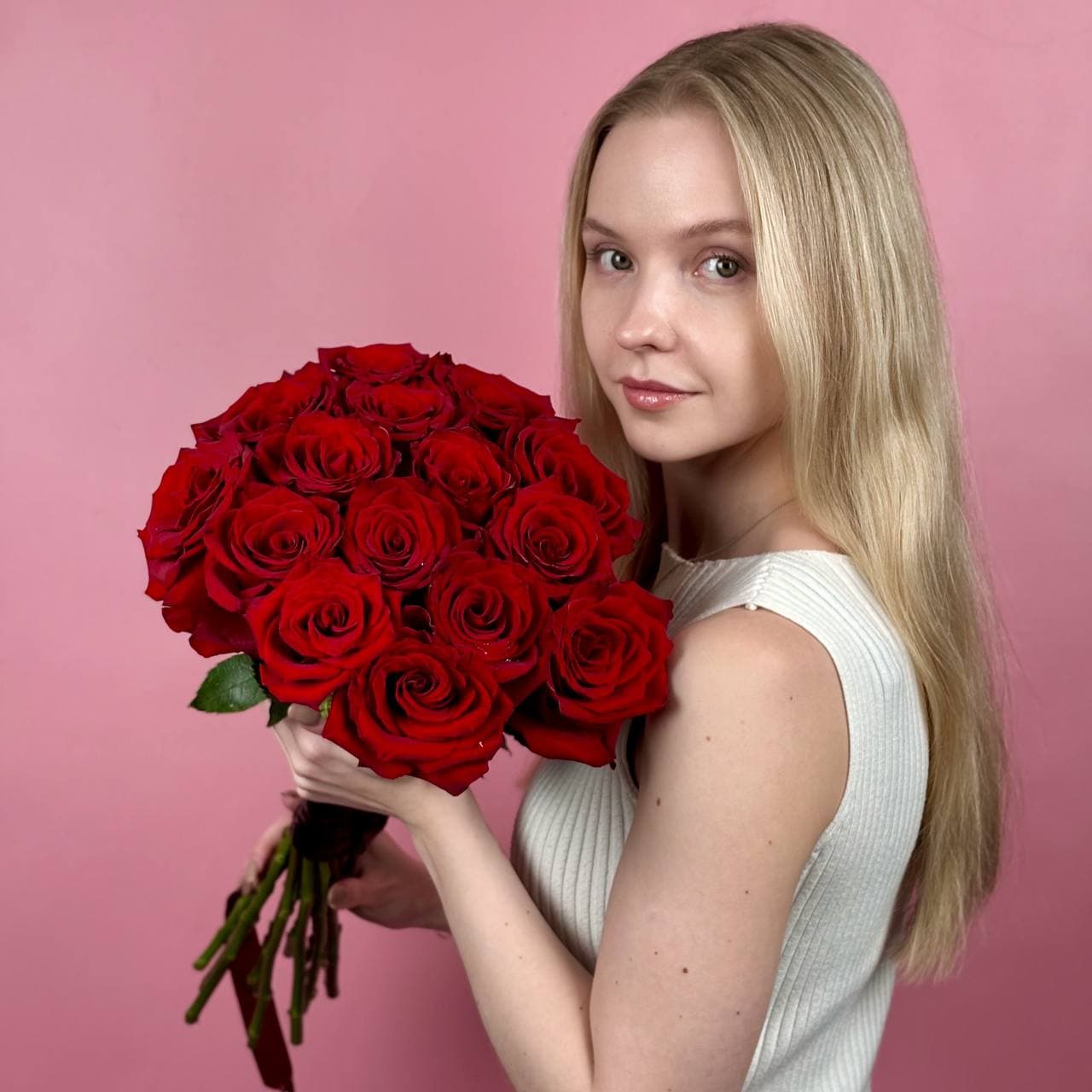 АКЦИЯ ! Красные розы, 15 шт. — миниатюра 1