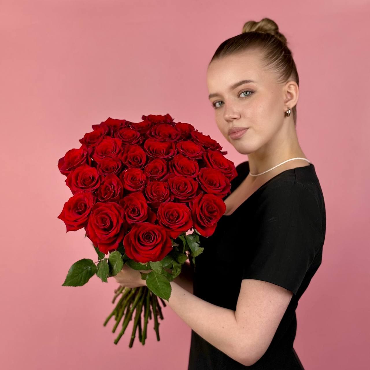 АКЦИЯ ! Красные розы, 29 шт. — миниатюра 1