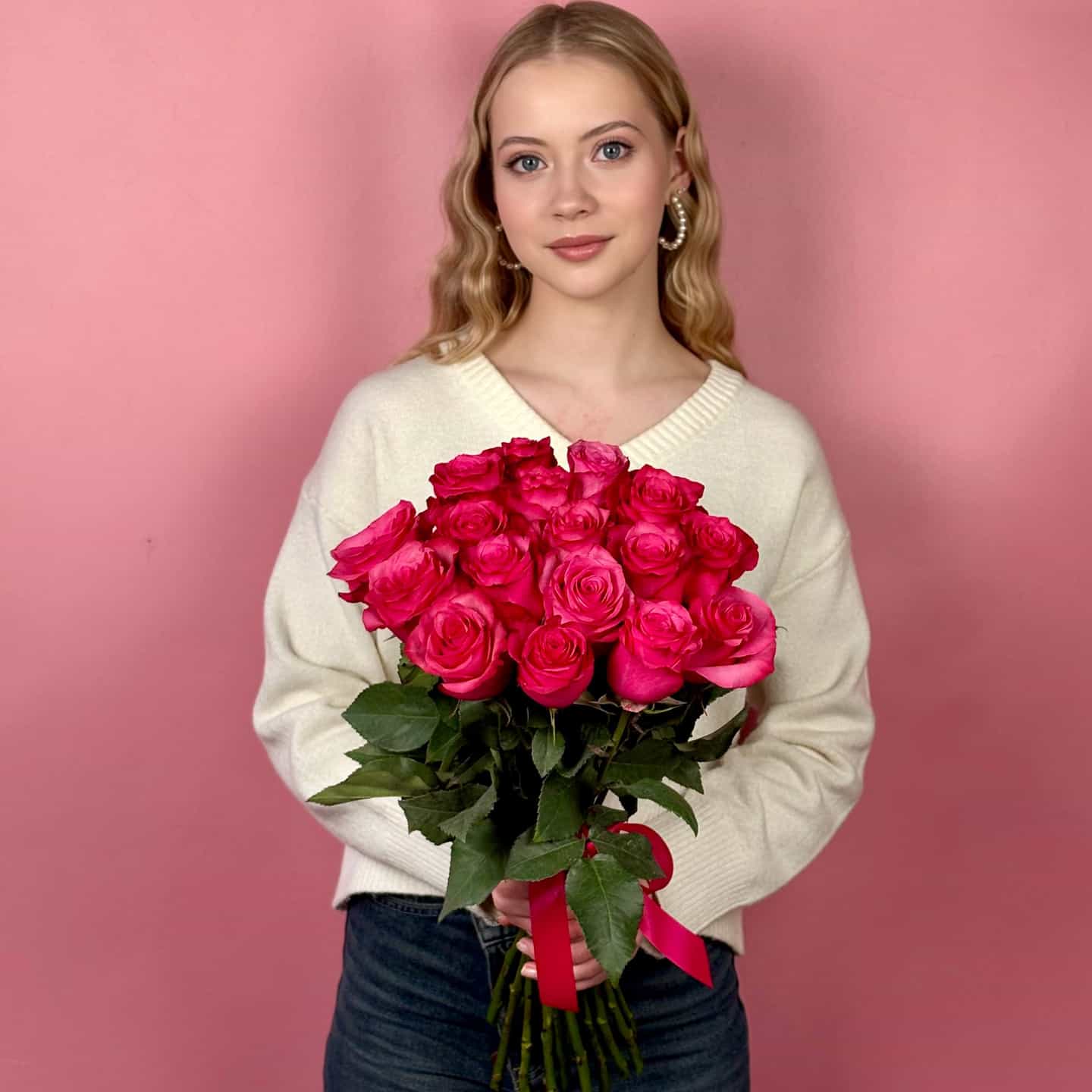 Ярко-розовые розы, 17 шт.